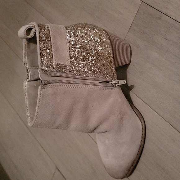 Gianni Bini gorgeous tan and gold sparkle boots! Size 8.5. - Picture 5 of 16